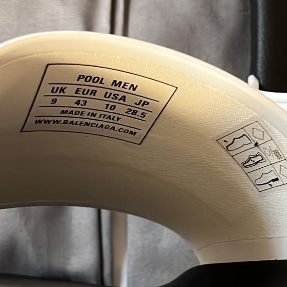 Balenciaga Logo-Embossed Rubber Pool Slides sandals size 10us brand new - Picture 6 of 6